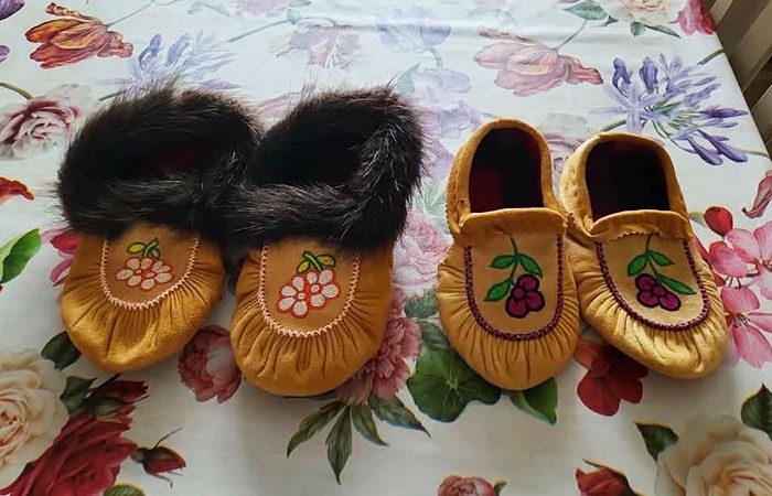 Beautiful moccasins hand made in Eeyou Istchee (The Peoples Land)